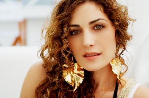 Samantha James